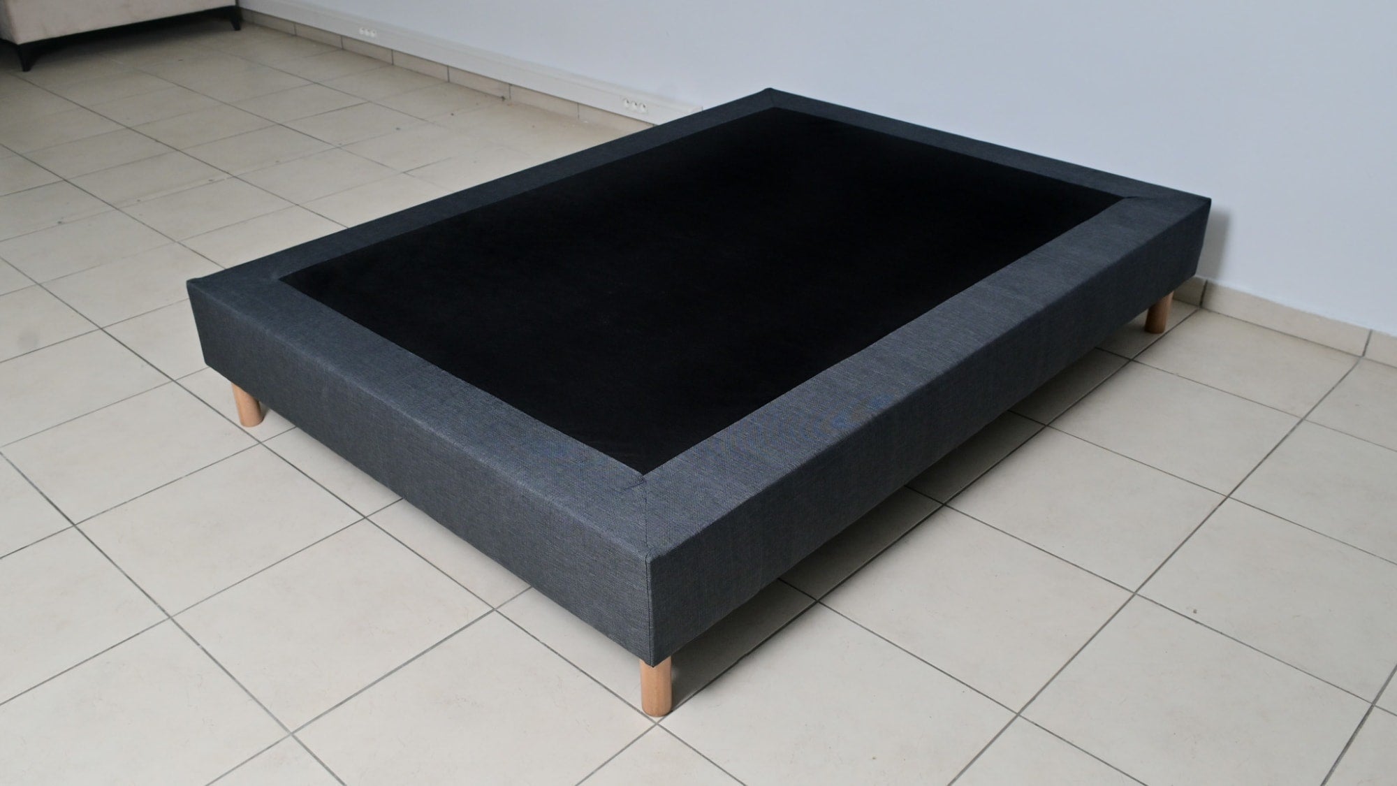 Sommier EURODESIGN en tissu gris anthracite, vue de face