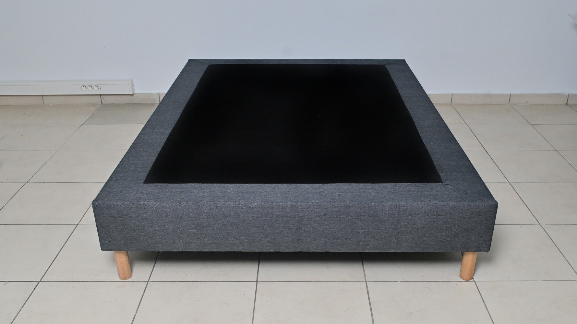 Literie Sommier Rectangle Gris Anthracite Tissu Pieds Bois Moderne