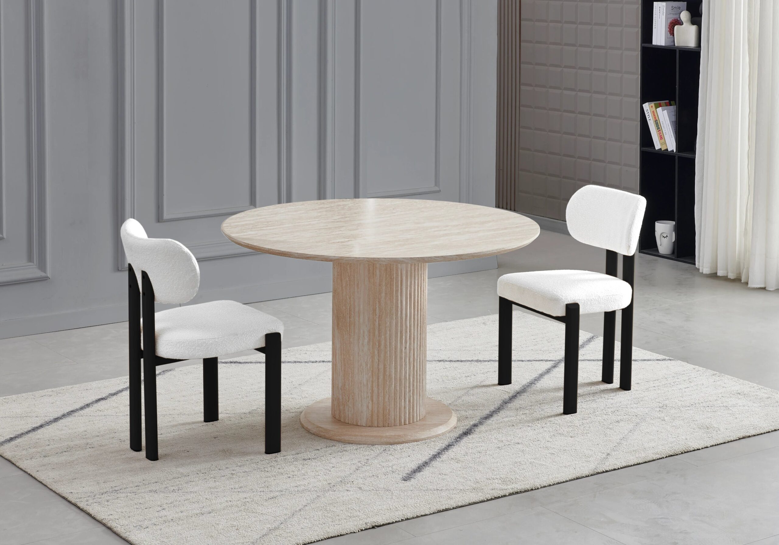 0 3784.jpg Ensemble Table Ronde Chaises Inaya Travertin Beiges Pieds Noirs