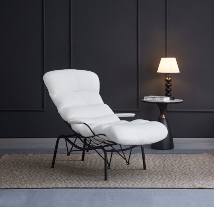 Fauteuil MONICA – Métal Noir & Doudou Blanc – 81x118x101 cm