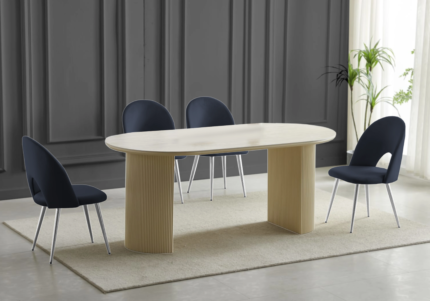 Ensemble Table Travertin Beige Chaises Argentées Pieds Noirs